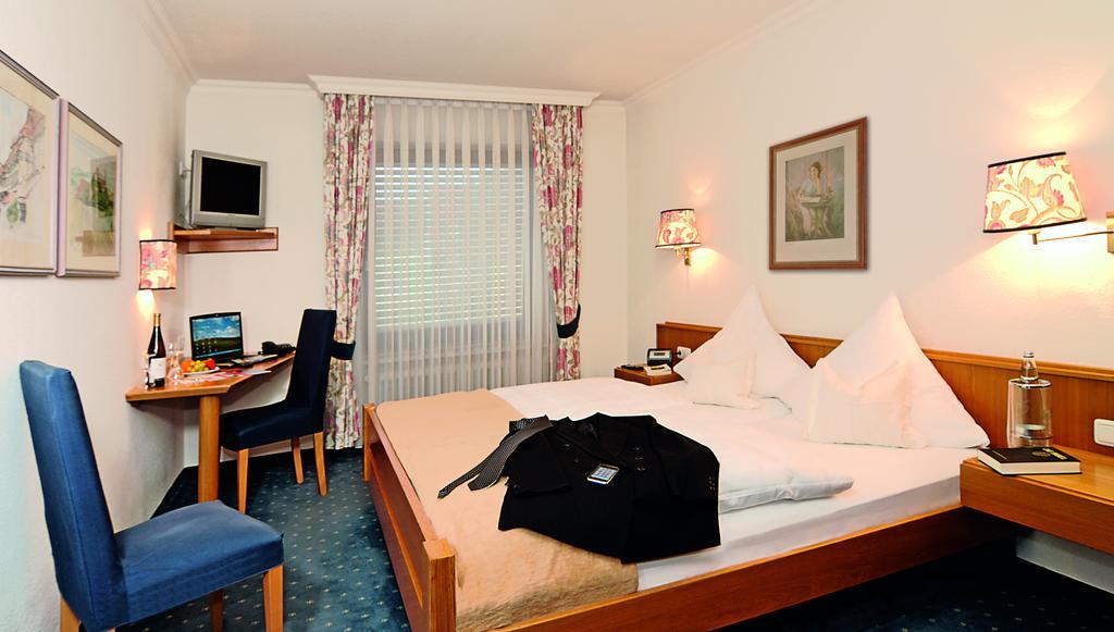 Gasthof Weisses Lamm Nuremberg Room photo